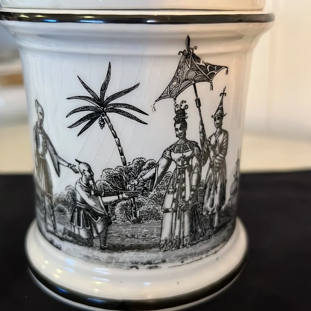 Vintage Mottahedeh Italy black white canister 6.5” x 3.5”